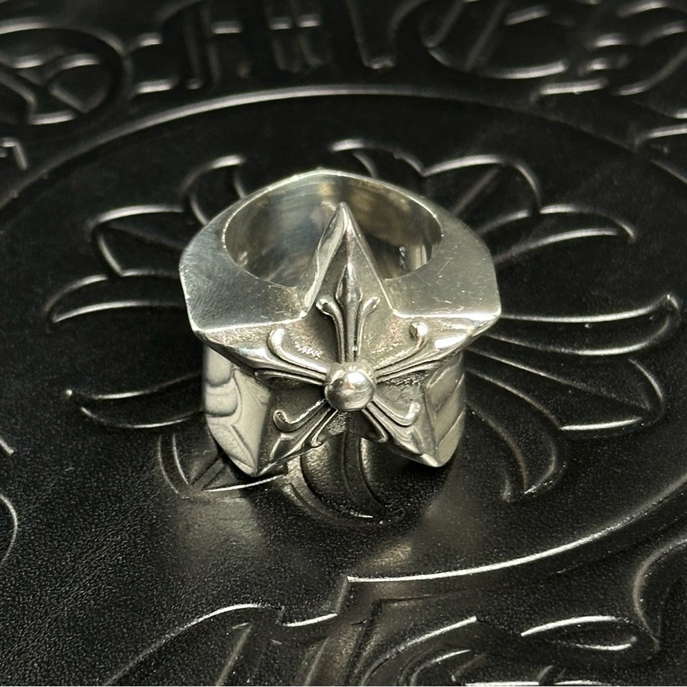 Chrome Hearts Large Star Ring